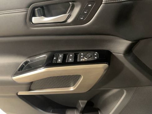 Used 2024 Nissan Pathfinder Platinum w/ Cargo Package image 22