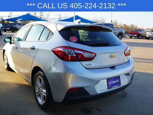 Used 2018 Chevrolet Cruze LT image 13
