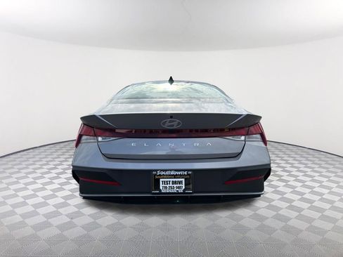 New 2026 Hyundai Elantra SE image 6