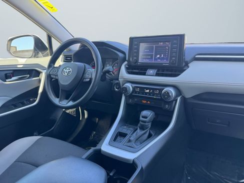 Used 2022 Toyota RAV4 XLE w/ Convenience Package FWD image 14