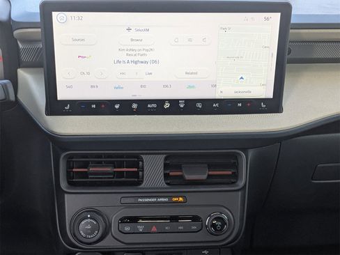 New 2025 Ford Maverick Lariat image 19