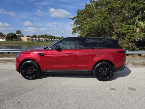 Used 2024 Land Rover Range Rover Sport SE image 7