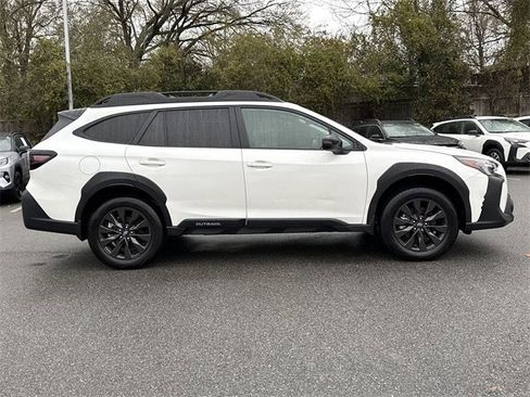 Used 2025 Subaru Outback Onyx Edition w/ Popular Package #2 image 2