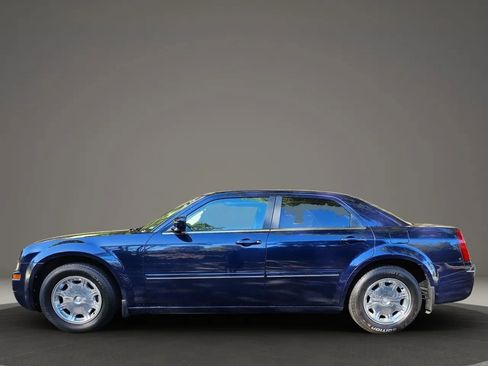 Used 2005 Chrysler 300 Touring image 3