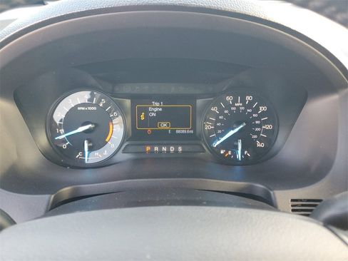 Used 2016 Ford Explorer XLT image 26