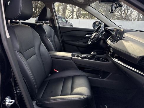 Used 2024 Nissan Rogue SL image 31