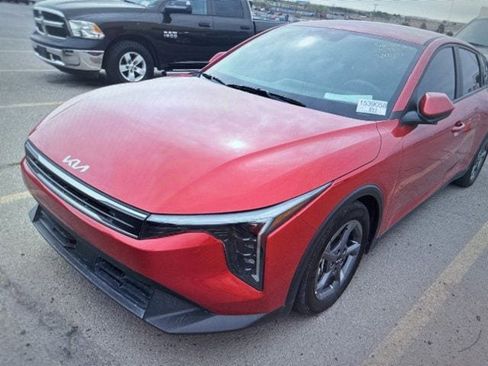 Used 2025 Kia K4 LXS image 3