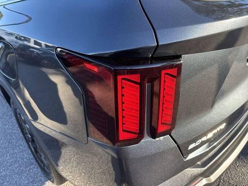Used 2024 Kia Sorento S FWD image 15