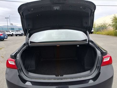 Used 2023 Chevrolet Malibu LT FWD image 11