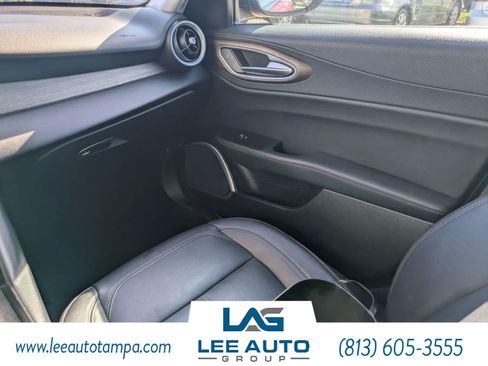 Used 2019 Alfa Romeo Giulia Ti w/ Nero Edizione AWD/4WD image 15