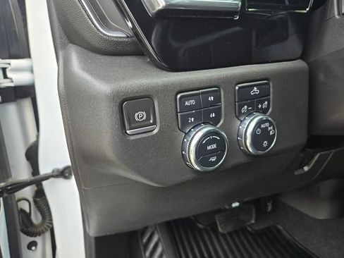 Used 2023 GMC Sierra 1500 SLE w/ X31 Off-Road Package AWD/4WD image 17