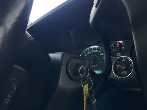 Used 2017 Chevrolet Express 2500 LS image 25