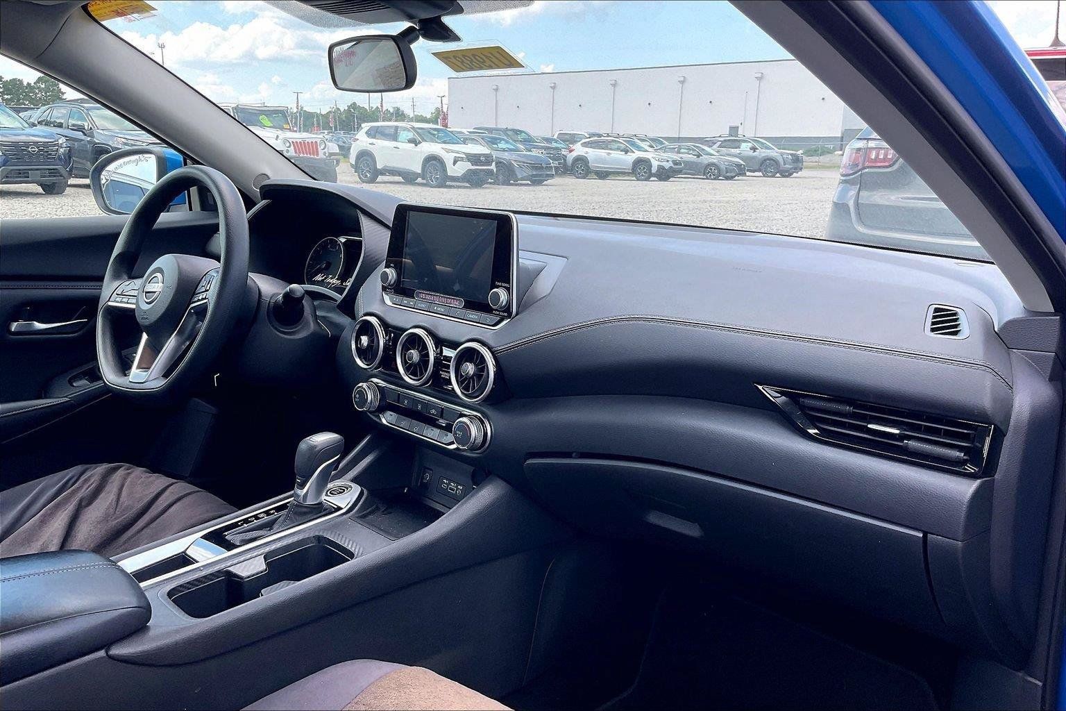 Used 2025 Nissan Sentra SV FWD image 6