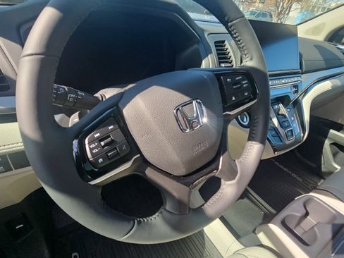 Certified 2026 Honda Odyssey Touring image 5