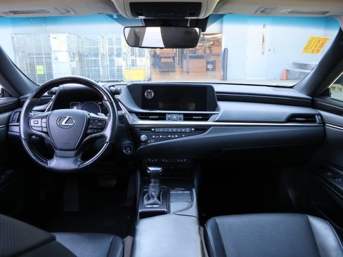 Used 2021 Lexus ES 300h w/ Premium Package FWD image 15