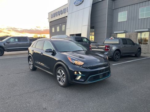 Used 2020 Kia Niro EX Premium w/ Cold Weather Package image 4