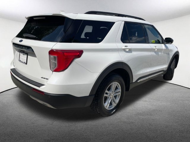 Used 2022 Ford Explorer XLT w/ Equipment Group 202A AWD/4WD image 14