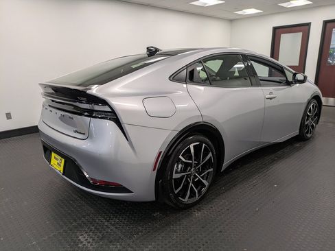 Used 2024 Toyota Prius Prime Premium image 4