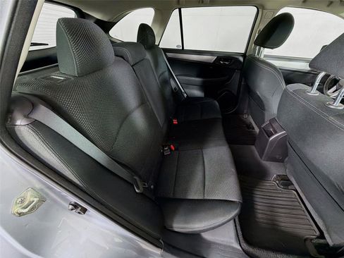 Used 2017 Subaru Outback 2.5i Premium image 25