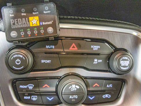 Used 2017 Dodge Challenger R/T image 25