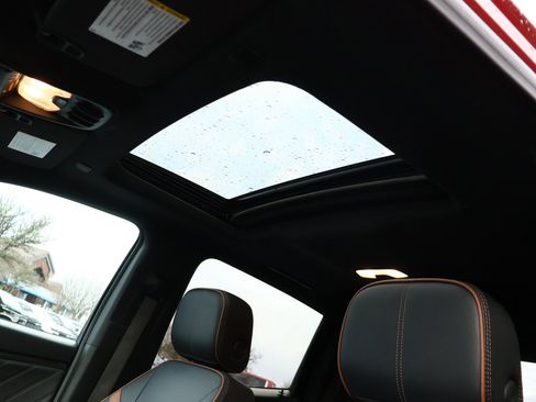 Certified 2024 GMC Canyon AT4 w/ AT4 Premium Package AWD/4WD image 25