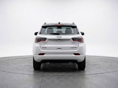 Used 2025 Jeep Compass Trailhawk AWD/4WD image 7