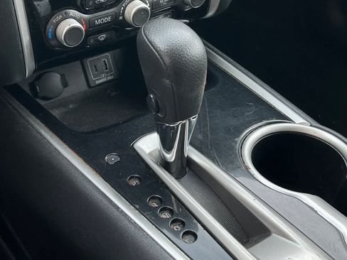 Used 2020 Nissan Pathfinder S image 23