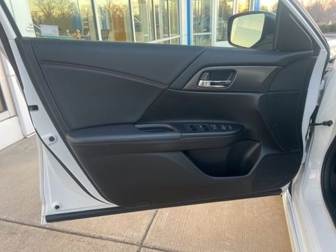 Certified 2017 Honda Accord Sport Special Edition image 15