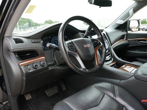 Used 2020 Cadillac Escalade ESV Luxury AWD/4WD image 14