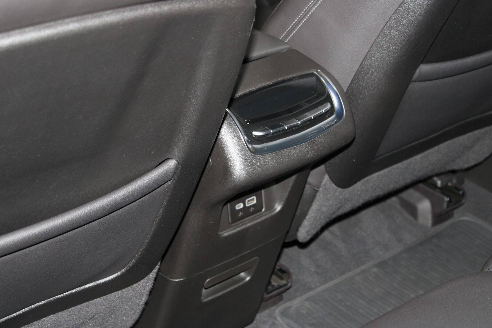 Certified 2023 Cadillac XT6 Luxury FWD image 27