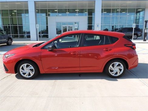 Certified 2025 Subaru Impreza 2.0i image 8