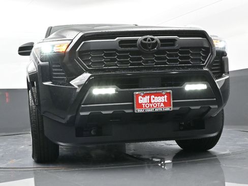 Certified 2025 Toyota Tacoma TRD Sport image 24