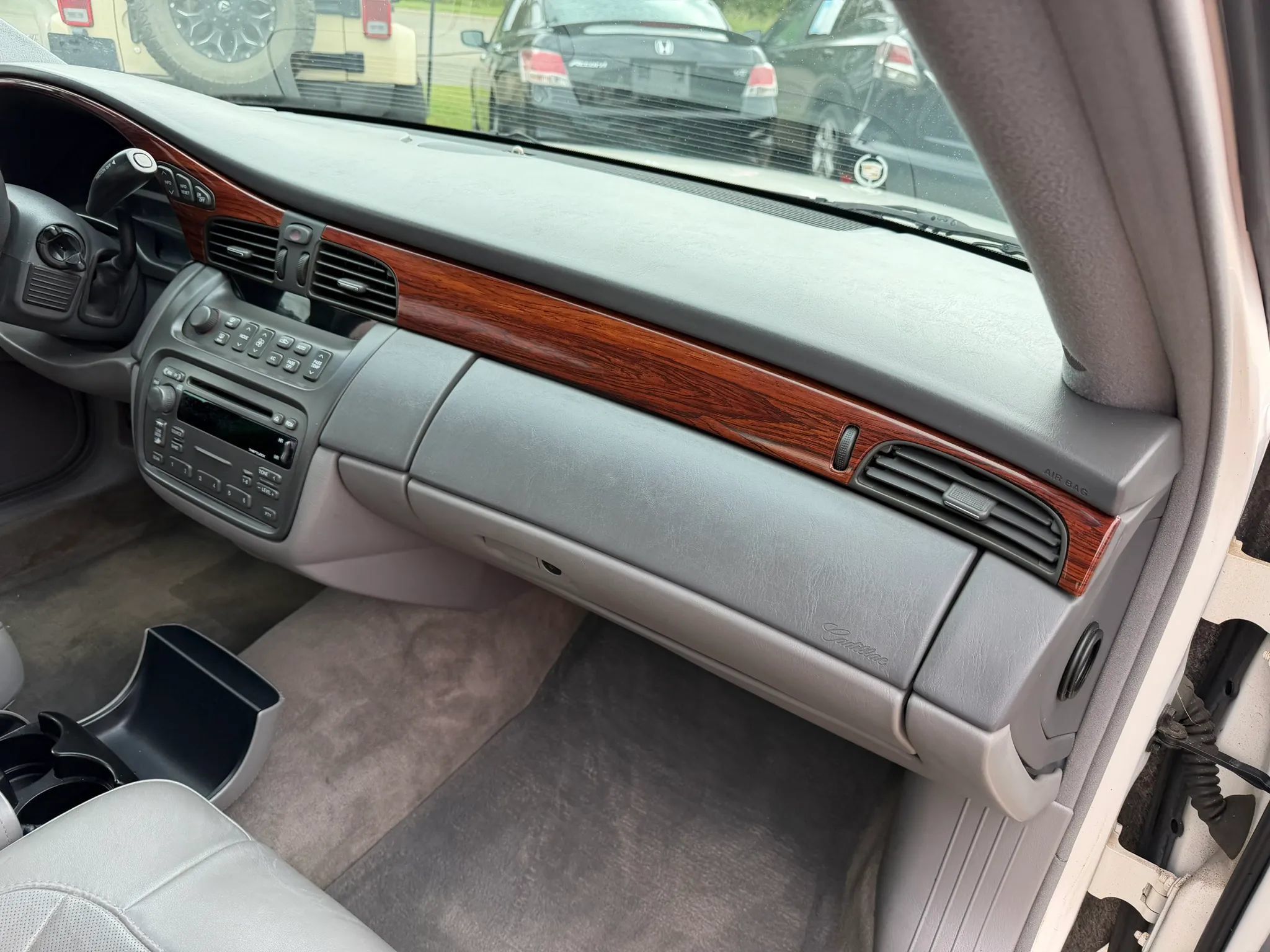 Used 2004 Cadillac De Ville w/ Equipment Group FWD image 15