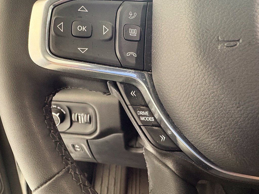 Used 2025 RAM 1500 Laramie AWD/4WD image 5