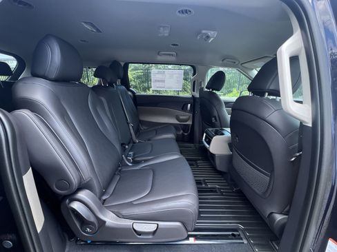New 2026 Kia Carnival EX FWD image 33