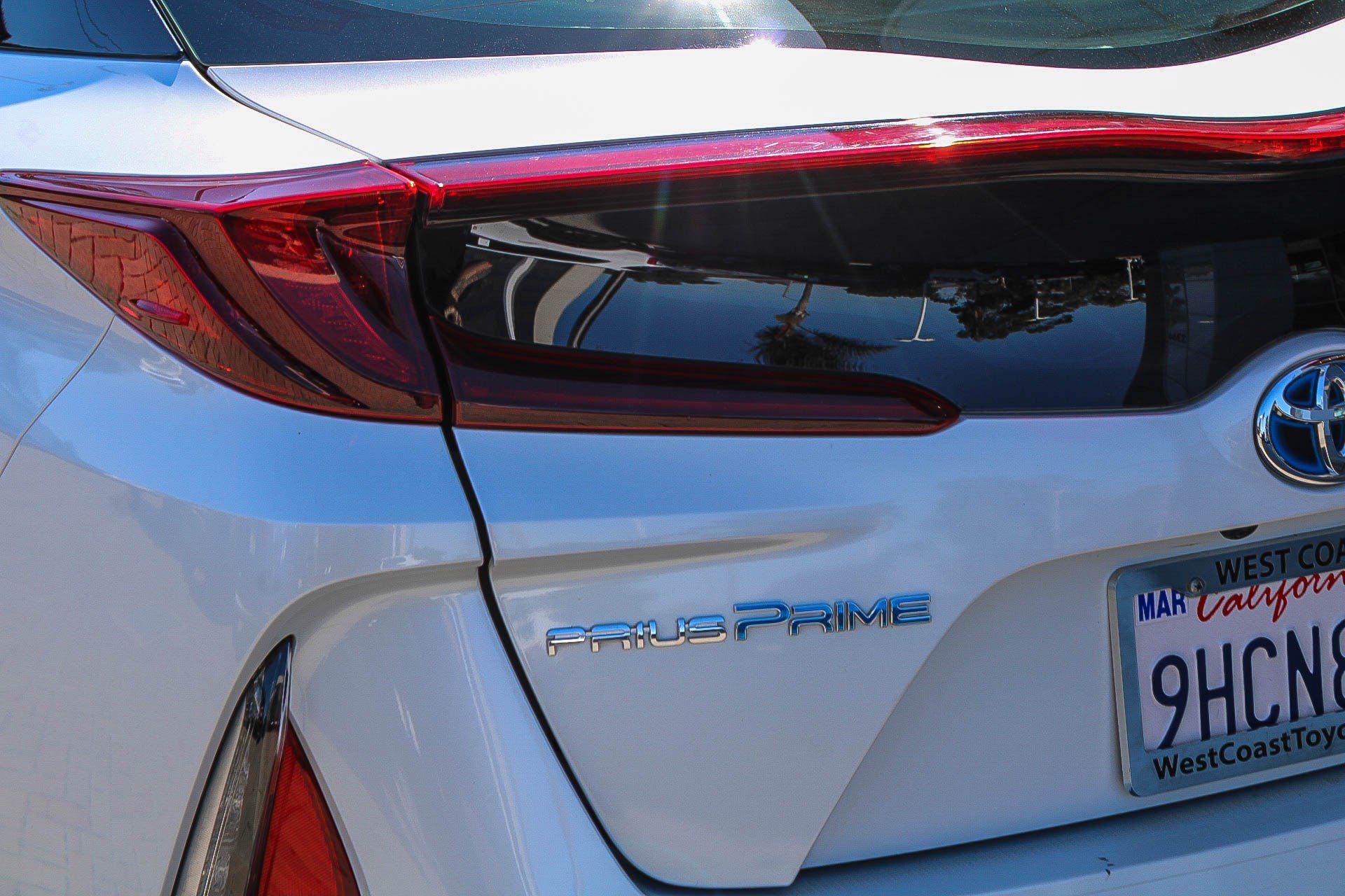 Certified 2021 Toyota Prius Prime Limited FWD image 10