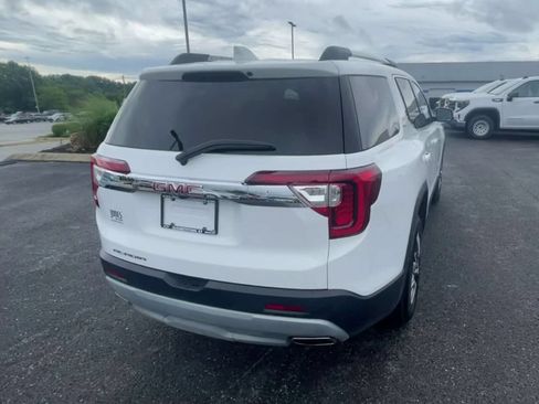 Used 2023 GMC Acadia SLT w/ Preferred Package FWD image 9