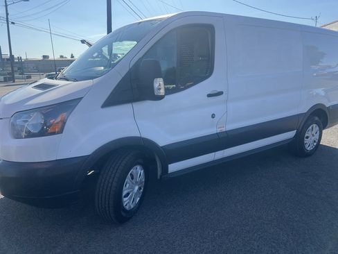 Used 2017 Ford Transit 150 130 Low Roof RWD image 3