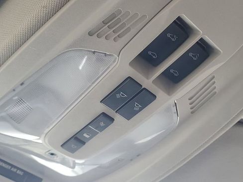 Used 2017 Chevrolet Equinox LT image 33