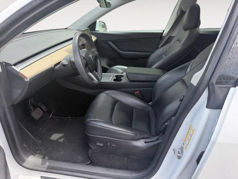 Used 2021 Tesla Model Y Long Range AWD/4WD image 9