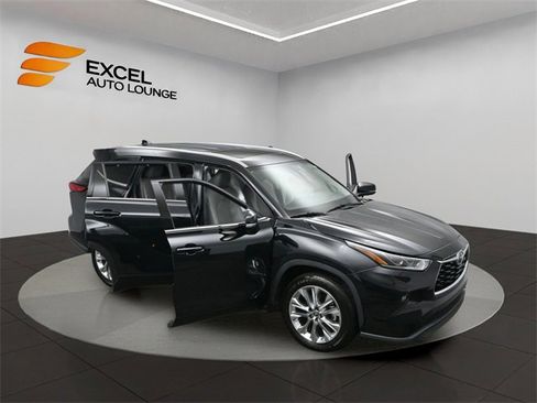 Used 2022 Toyota Highlander Limited image 53