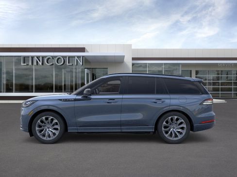 New 2026 Lincoln Aviator 2WD w/ Jet Appearance Package image 3