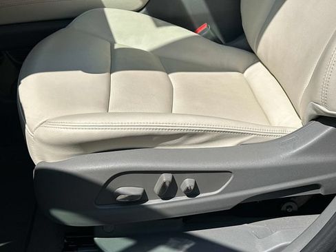Used 2024 Cadillac XT6 Premium Luxury AWD/4WD image 17