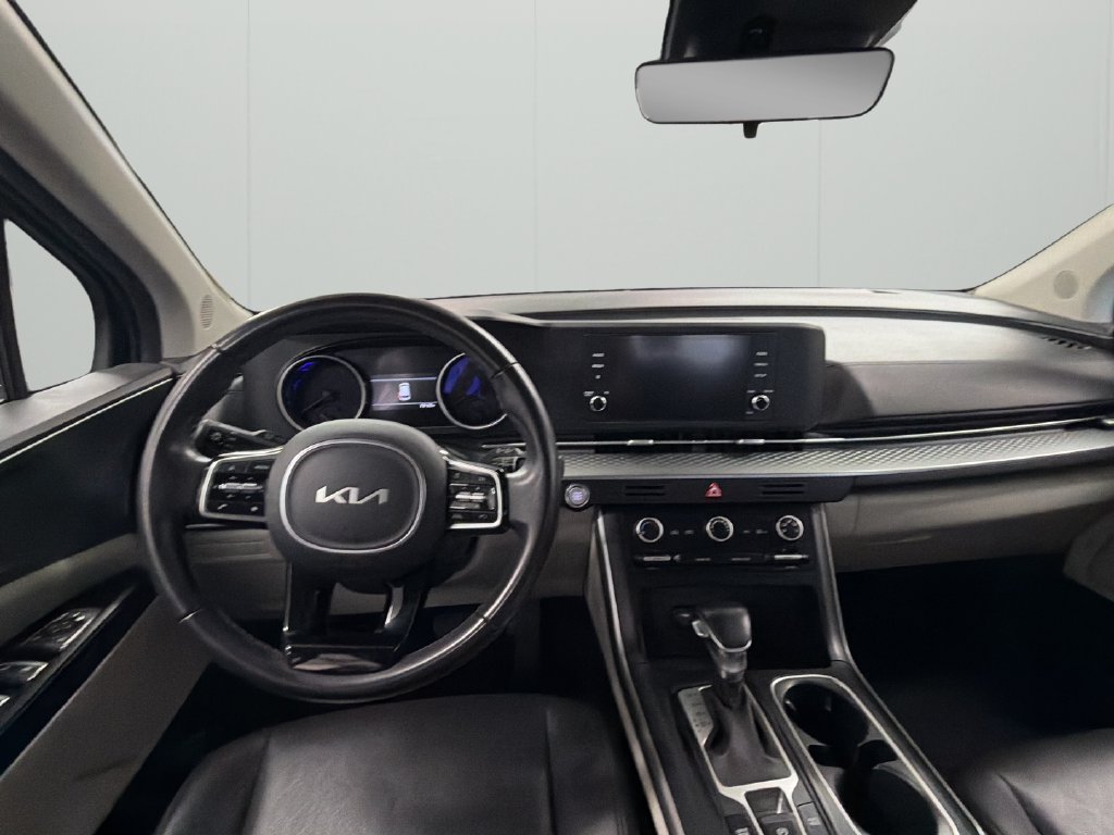 Used 2023 Kia Carnival LX FWD image 9