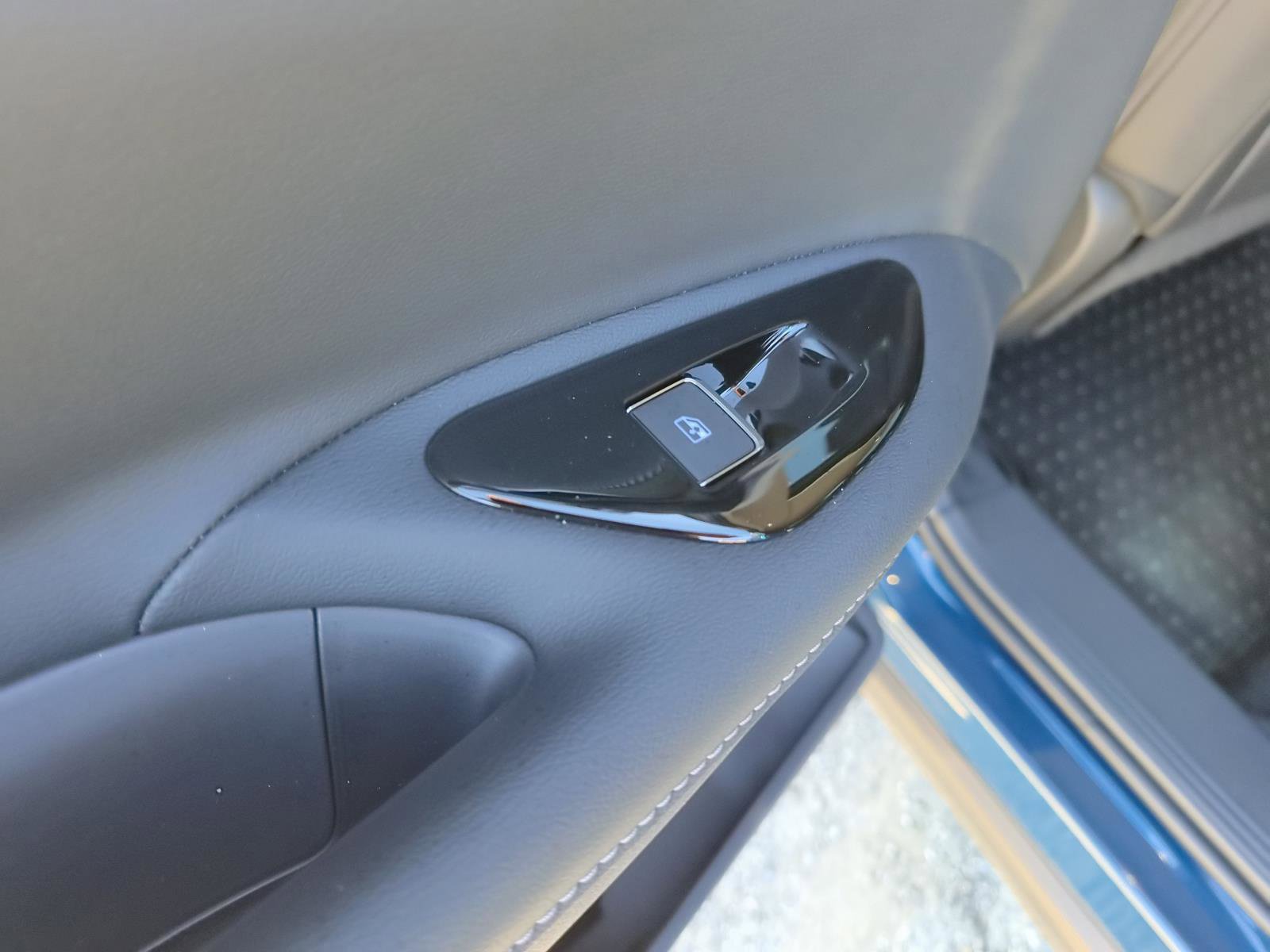 Used 2025 Nissan Murano SL AWD/4WD image 18