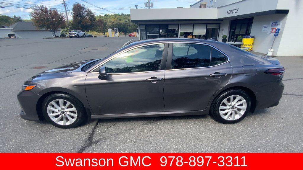 Used 2022 Toyota Camry LE FWD image 6