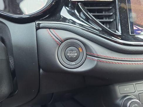 Used 2025 Dodge Durango GT AWD/4WD image 25