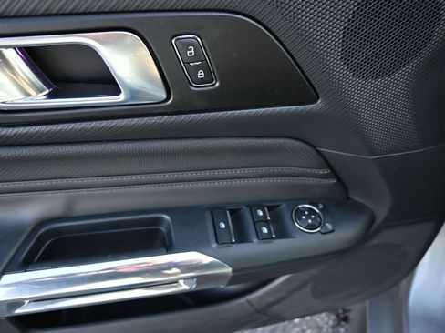 Used 2025 Ford Mustang GT Premium image 19