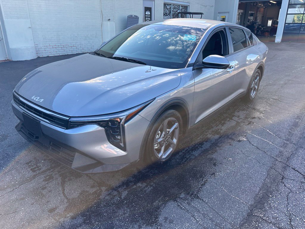 Used 2025 Kia K4 FWD image 6