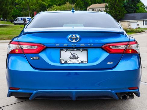 Used 2019 Toyota Camry SE FWD image 19